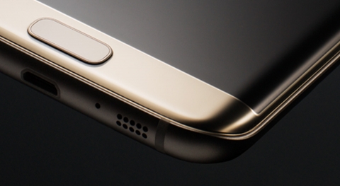 galaxy-s7_design_strong_grip_phone_visual03.jpg